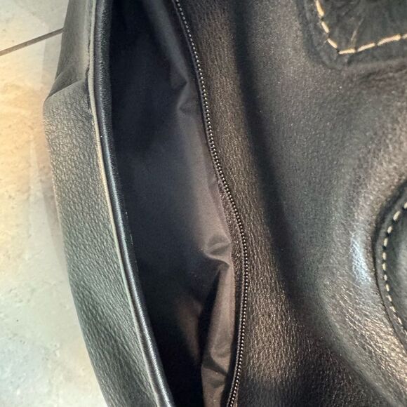 Petote Metro Petite Dog Carrier. For under 4 pounds - Picture 3 of 6